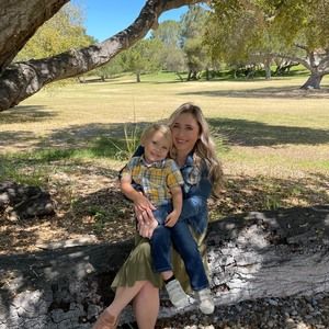 Meet your Posher, Caitlin